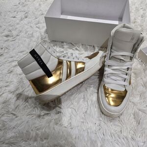 Gucci Women's White and Gold High-Top Sneakers